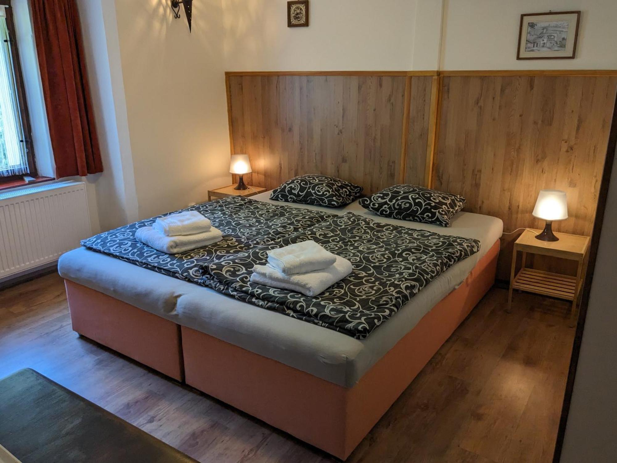 Velká Bukovina Bed And Breakfast Tvrz מראה חיצוני תמונה