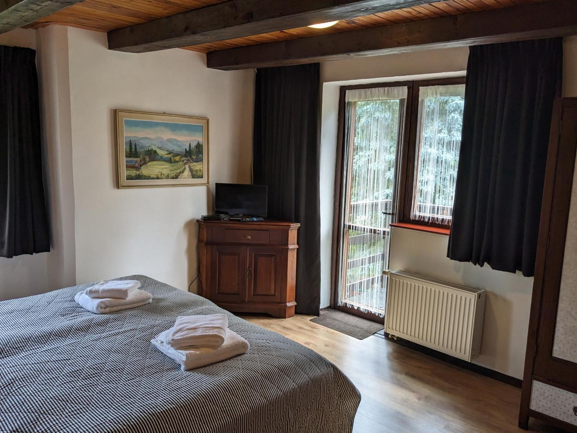Velká Bukovina Bed And Breakfast Tvrz מראה חיצוני תמונה