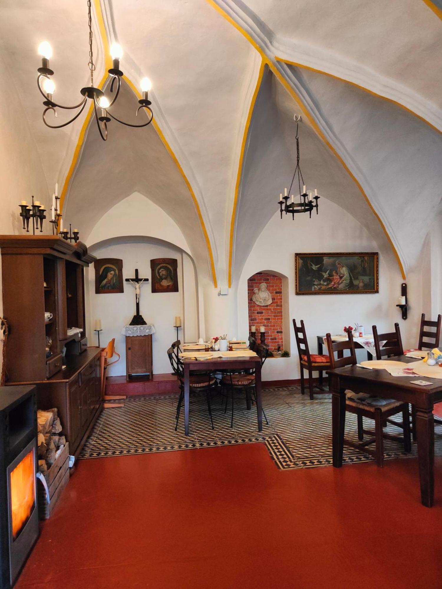 Velká Bukovina Bed And Breakfast Tvrz מראה חיצוני תמונה