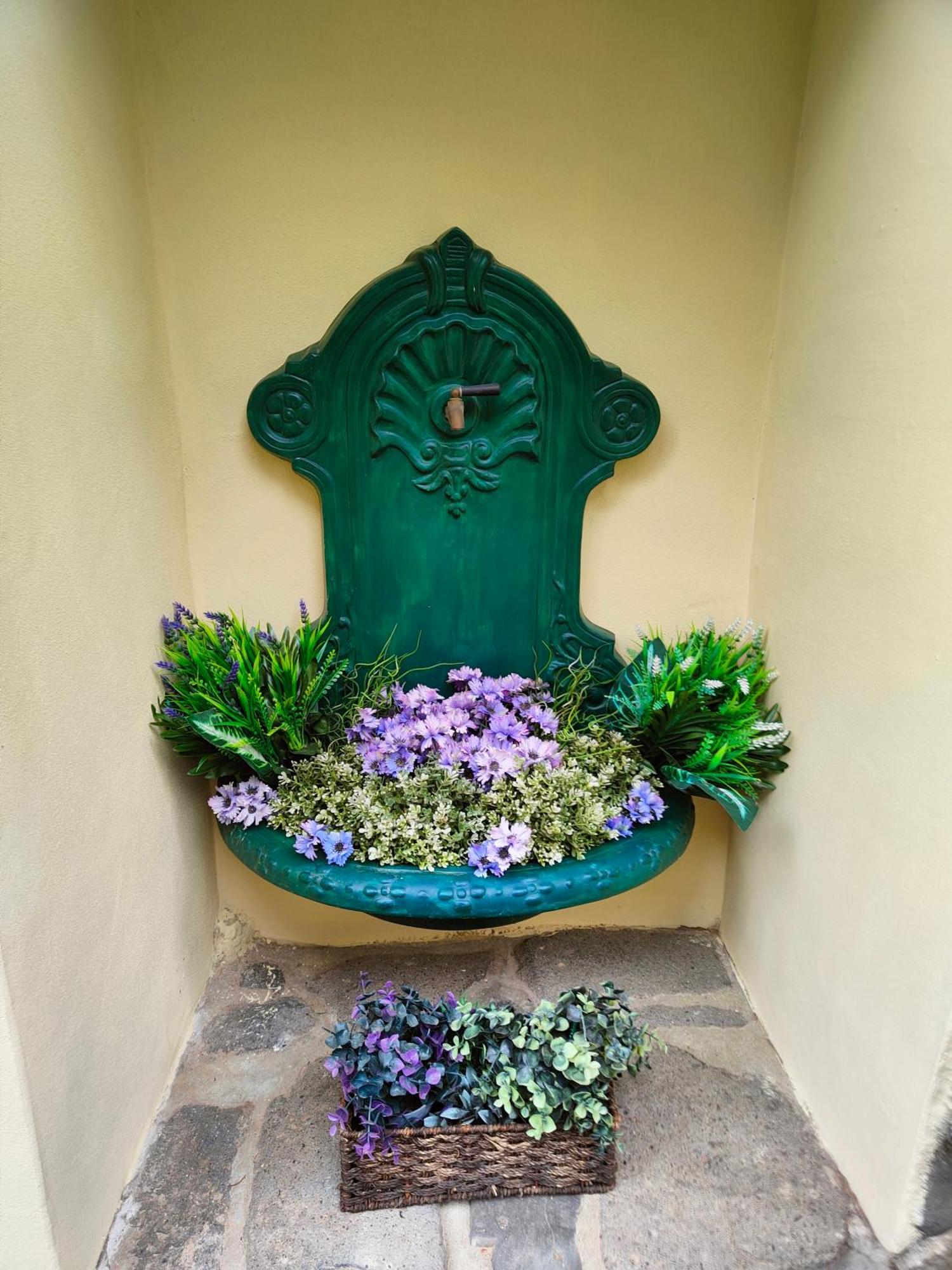 Velká Bukovina Bed And Breakfast Tvrz מראה חיצוני תמונה