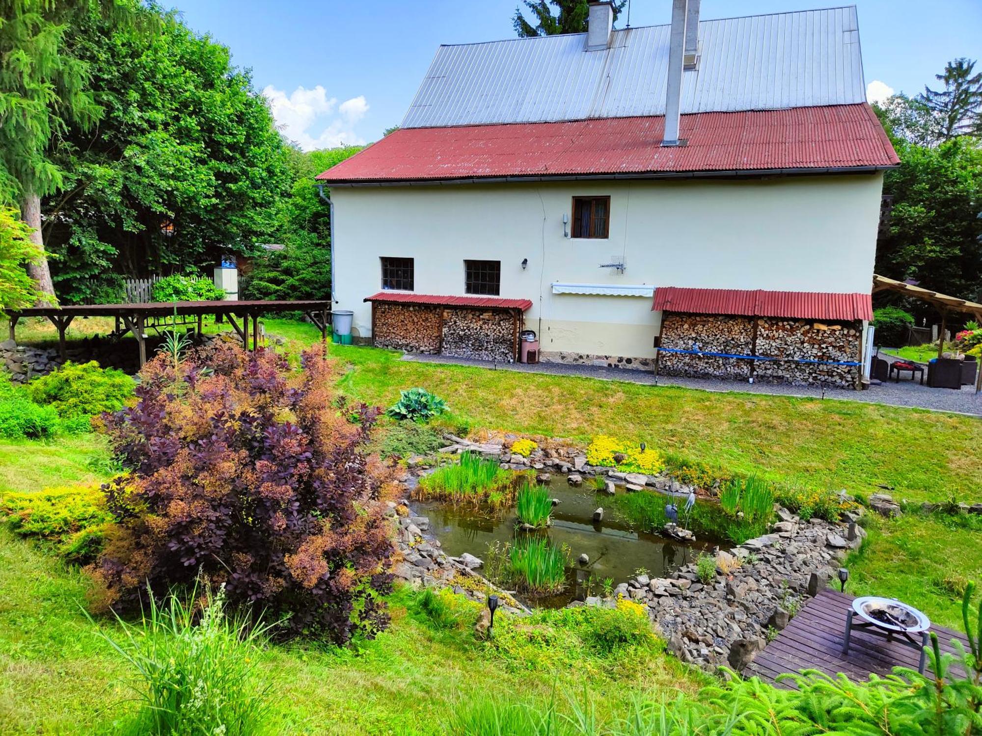 Velká Bukovina Bed And Breakfast Tvrz מראה חיצוני תמונה